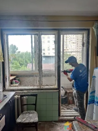 Установка балконного блока