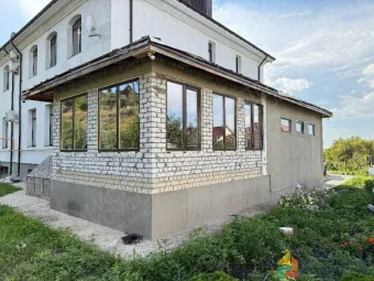 Остекление пристройки частного дома